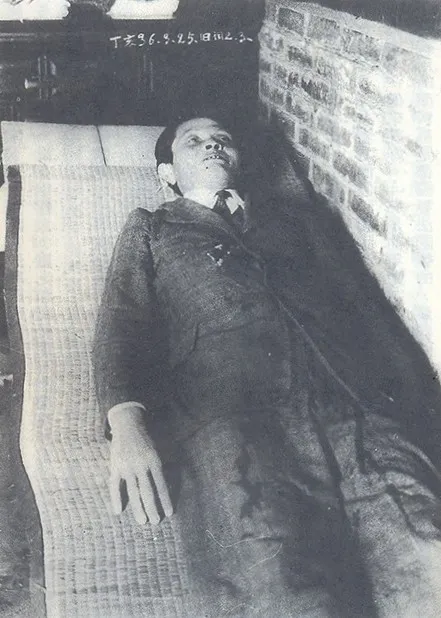 陳澄波妻子張捷拍攝的陳澄波遺體照，影像來源：維基百科