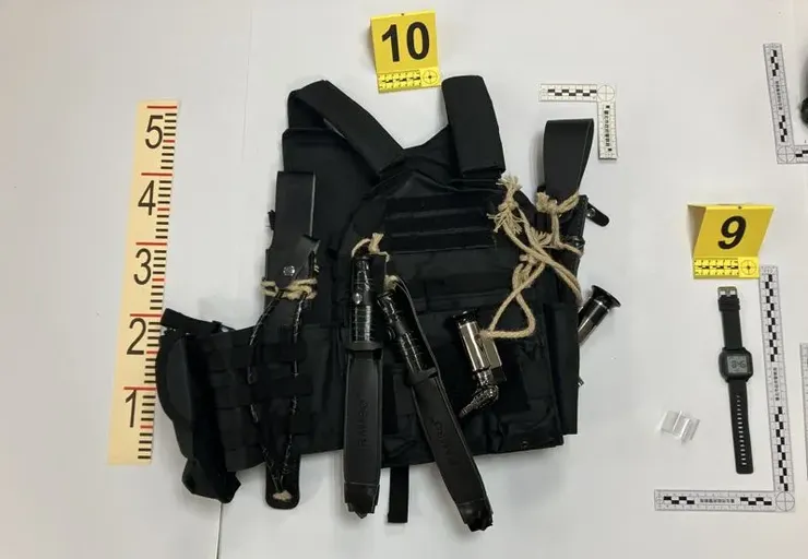 張文犯案後遺留的用具。來源：台北市警方提供