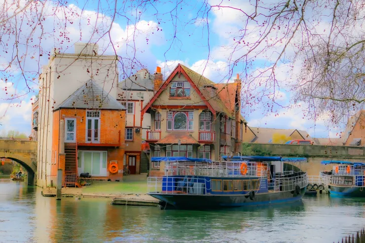 城堡米爾西河(Castle Mill Stream)