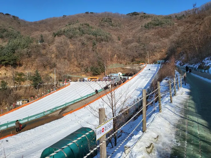 楊州雪花節的條條雪橇場