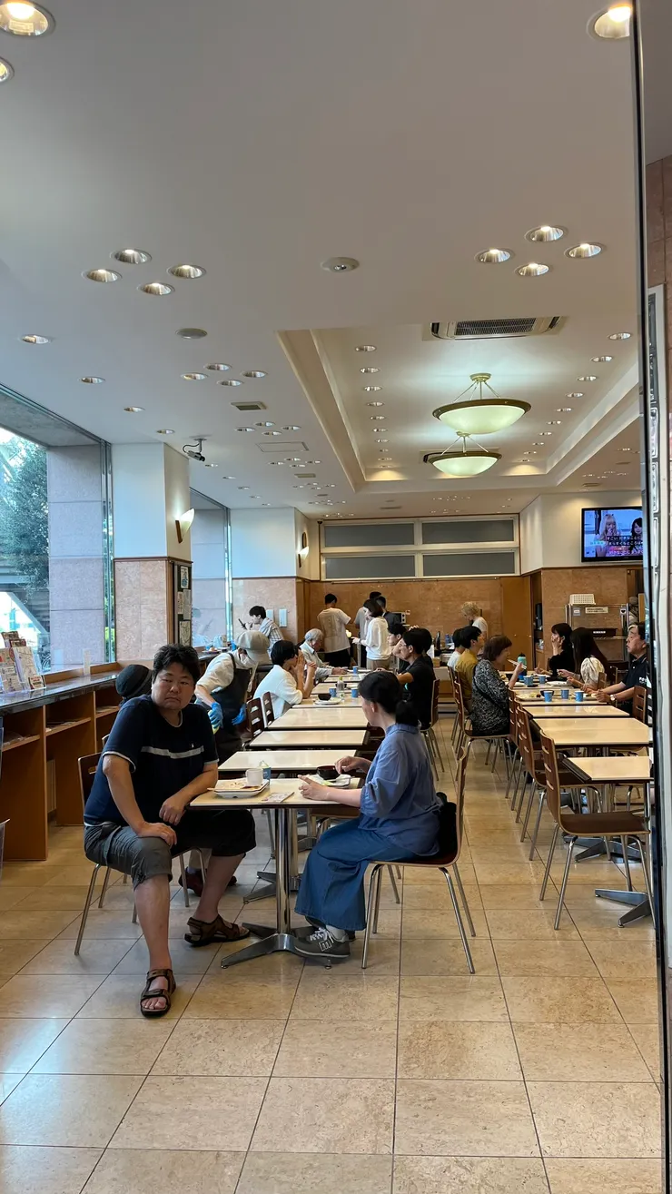 大家也都吃滿快，即使要等大概也不會太久。