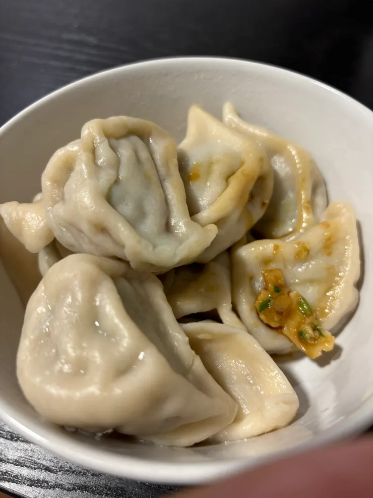 華人商店買的手工韭菜水餃