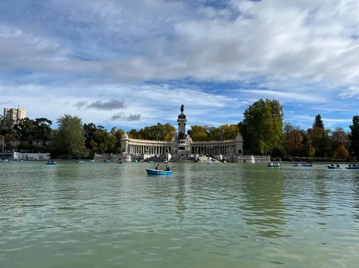 No description available.