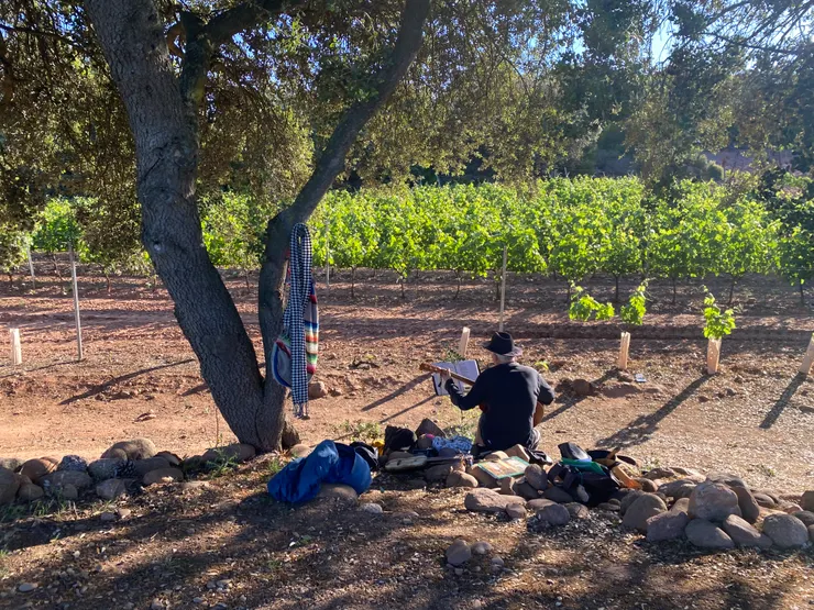 在樹蔭下練唱的吟唱詩人