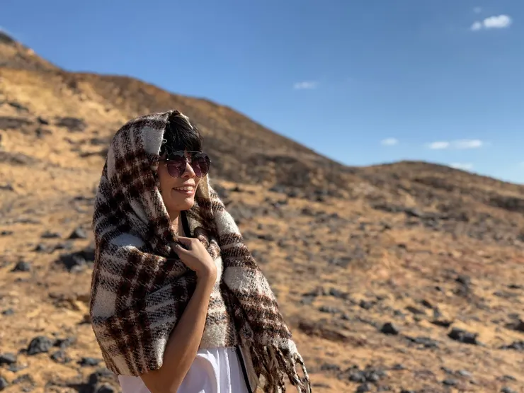 導遊說當地ㄉ妹子都是這樣拍照ㄉ