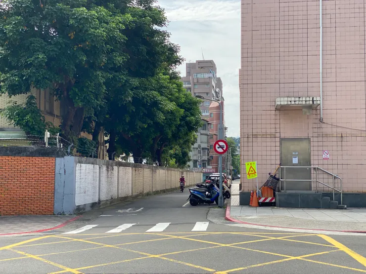 與羅斯福路平行的羅斯福路六段159巷1弄，是昔日的瑠公圳