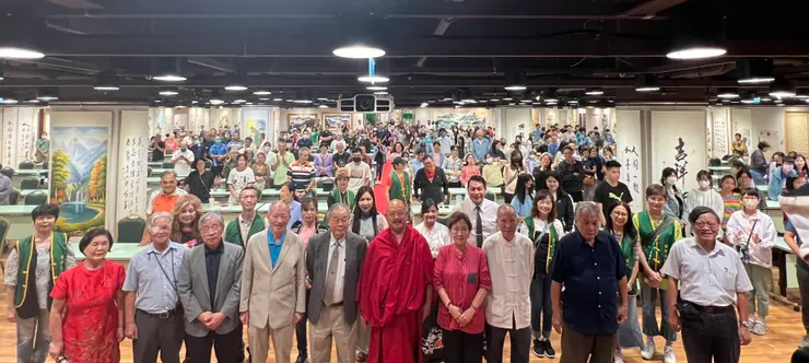 書法比賽全齡歡迎閤家攜老扶幼報名參賽。