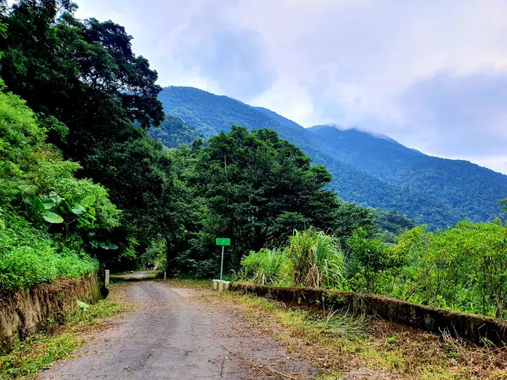 林道的前端烏來到孝義為台9甲省道,過去道路計畫中是新北橫公路,然因孝義到宜蘭員山路段是翡翠水庫集水區以及台北巿用水的重要來源,在環境保護的前提下,已經在2014年公告解編