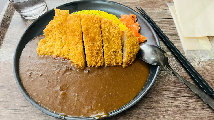 豬排的份量也很有誠意。