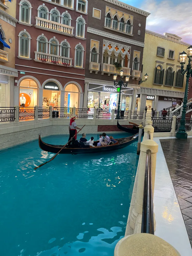 威尼斯人酒店內，貢多拉船。