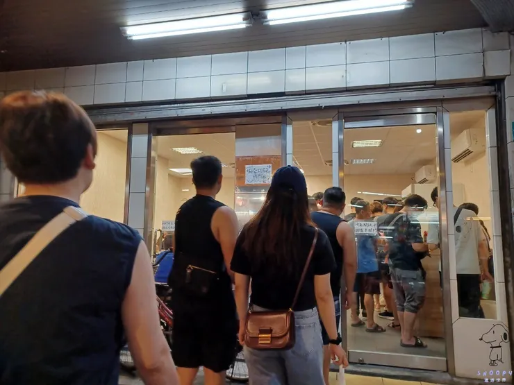 週日晚上約7:00的人潮