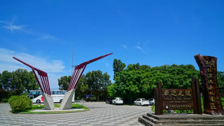 背後的雄巴 VOLVO 2020新車