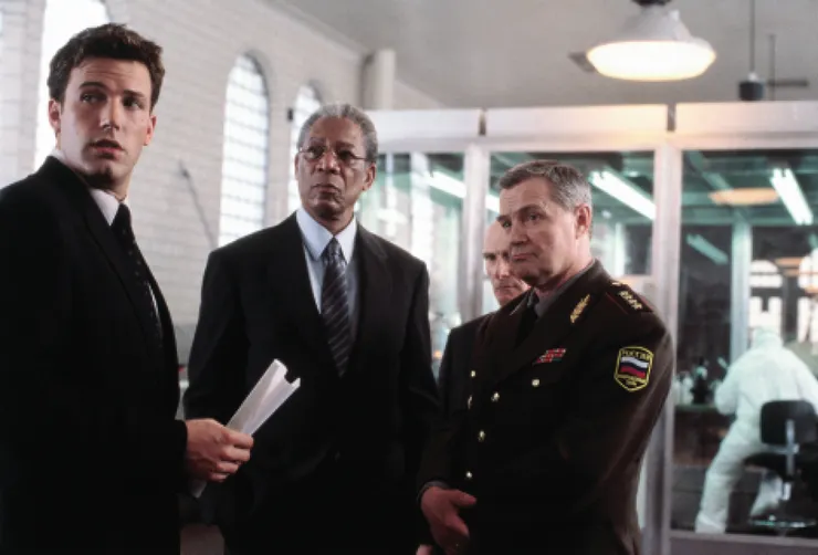 《恐懼的總和》（The Sum of All Fears, 2002），班·艾佛列克、摩根·弗里曼主演。改編自湯姆·克蘭西(Tom Clancy)以傑克·萊恩(Jack Ryan) 為主角的小說。