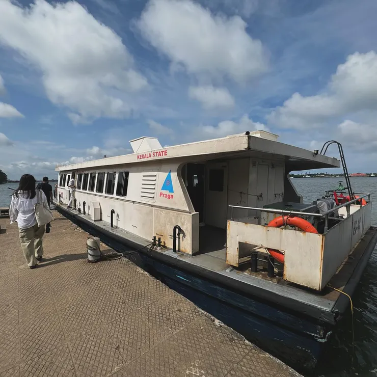 前往科欽堡的渡船
