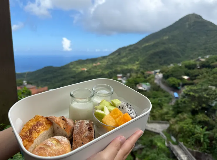 住宿附的兩人份早餐，與山景一起服用更加美味