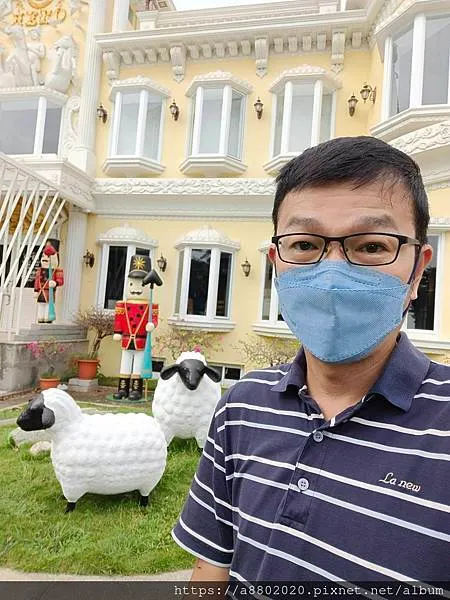 我在藏金閣2館外