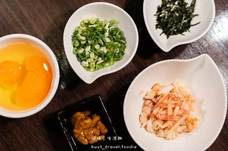 [高雄左營火鍋餐廳]銅花精緻涮涮鍋，火鍋界的LV！整隻龍蝦與A5和牛的奢華約會，專人桌邊服務，左營約會餐廳推薦，附最新菜單