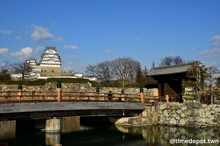 姬路城公園入口的櫻門橋