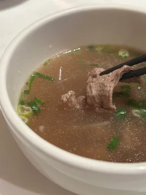 在地鮮美牛肉湯
