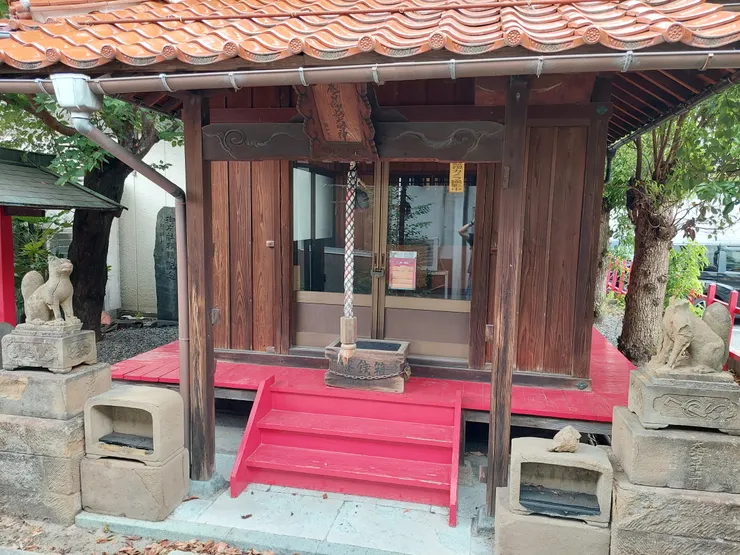 尾白稻荷神社