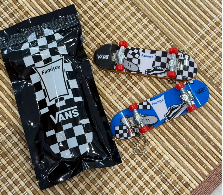 VANS手指滑板吊飾