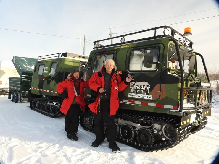 Hagglunds 軍車完整身影