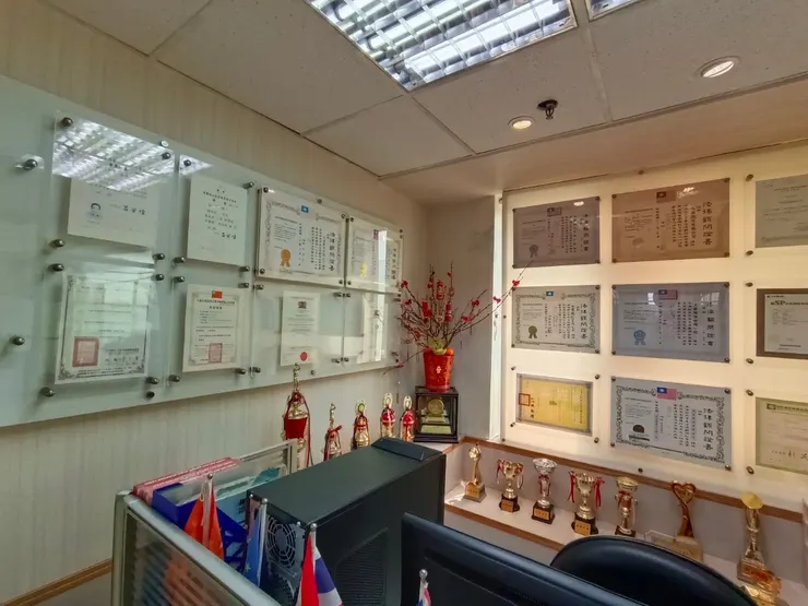 大愛徵信提供完善的法律諮詢服務，榮獲多項肯定