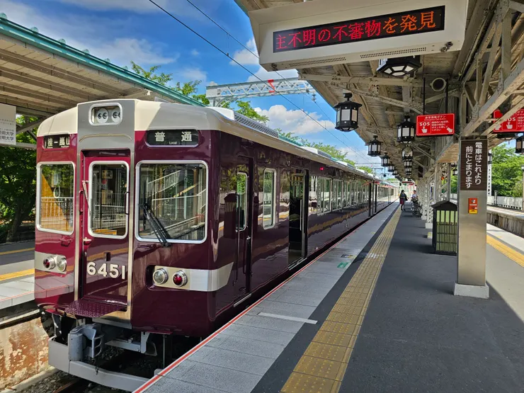 典雅設計的車廂，非常有京都的感覺