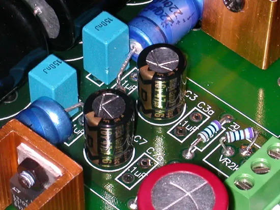 LT1085/1033 ADJ 與 ground 間加併 Black Gate FK 47uF/16V