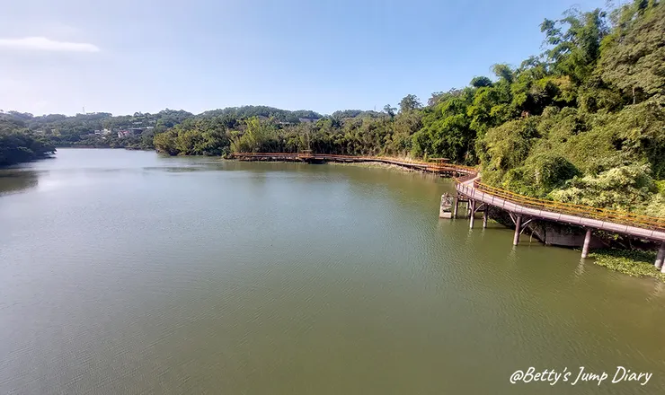 ▲峨眉湖吊橋風景區/圖片來源:Betty's Jump Diary