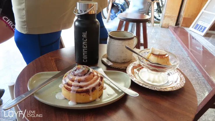 有人忘記要搬家~所以帶上她前東家的水壺當成她的分身。也算是有參與到啦~