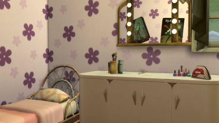 衣櫃旁邊便是床。有點像藤椅的床頭有些田園的味道。