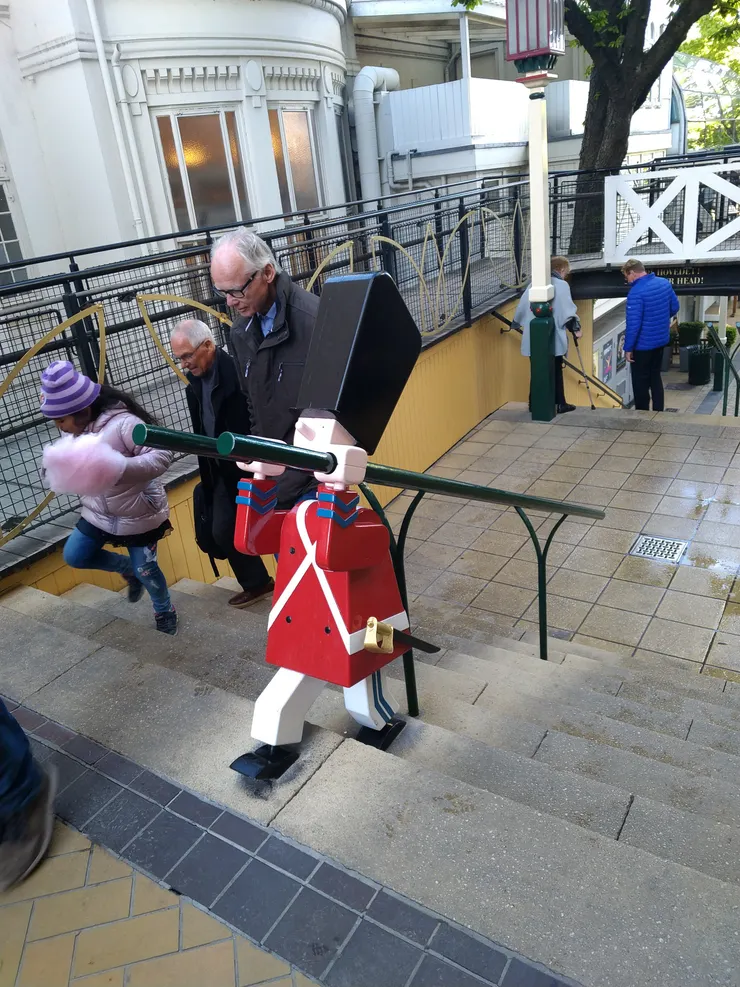 樓梯上方的扶手