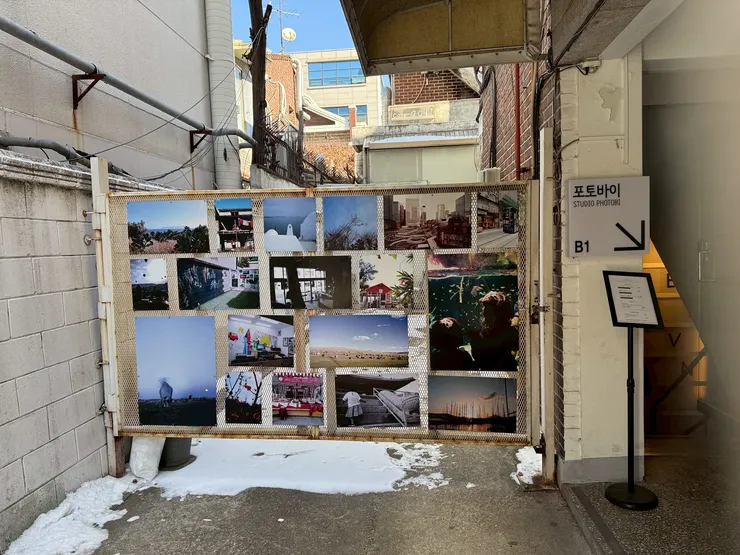 從右邊的樓梯走下去 B1 就對了