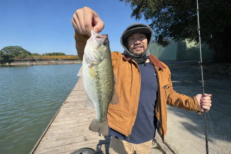第一次釣到Bass~~(中三起一)