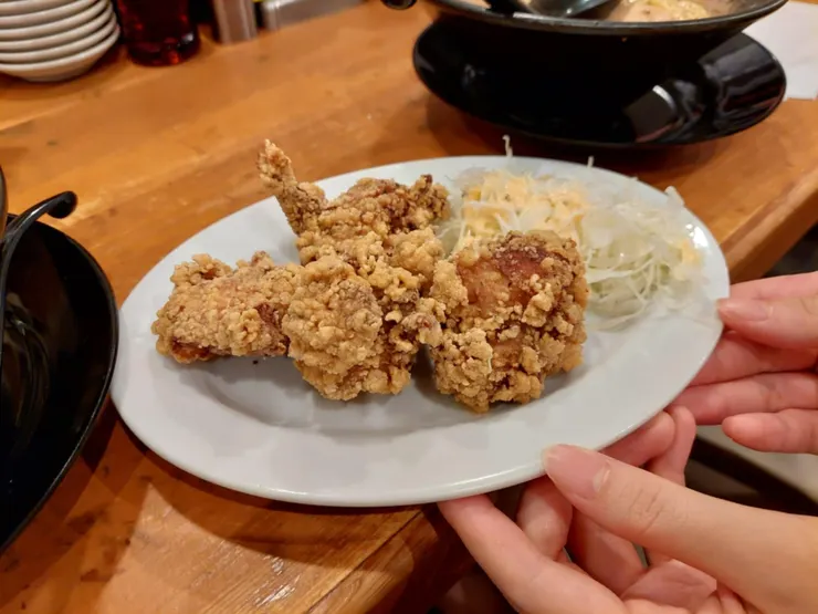 有附高麗菜絲的炸雞（¥550）_2024.09.28