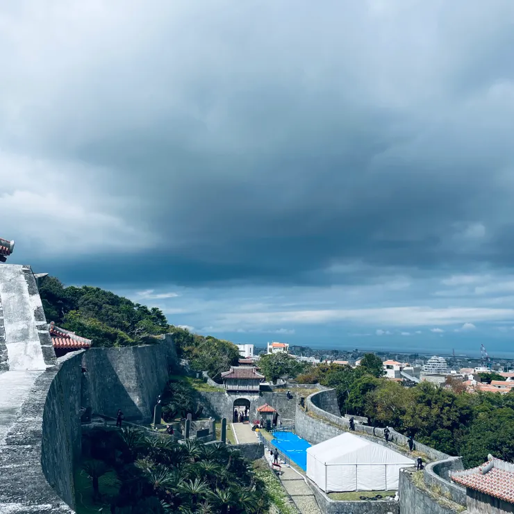首里城遠眺市區