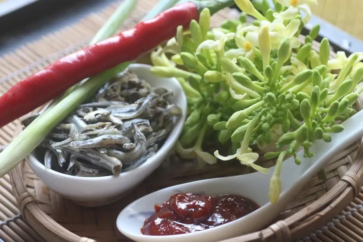 公木瓜花炒小魚乾 材料