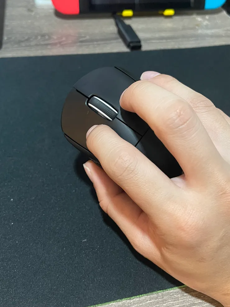 1-2-2握姿，無名指前伸