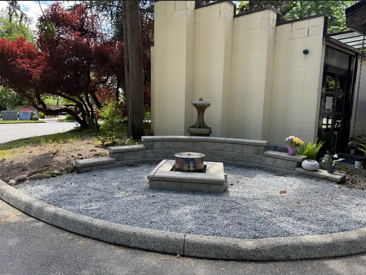 墓園內可以燒金紙的地方