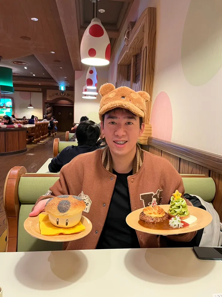 奇諾比奧咖啡廳 排了很久 但因為很愉快所以不覺得累