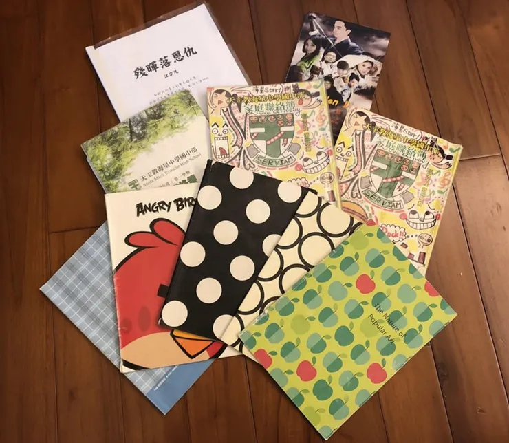 從聯絡簿作為起點,開始逐漸累積更多的創作