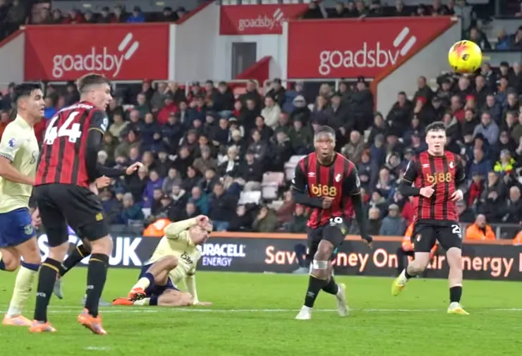 基亞利殊射門改變方向入網助愛華頓小勝1:0