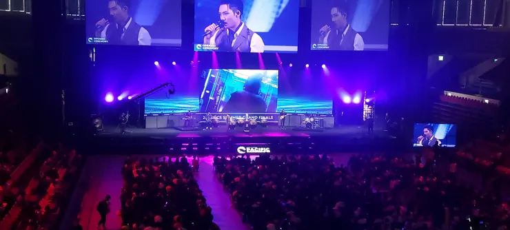 開場表演：星光幫出身的徐暐翔