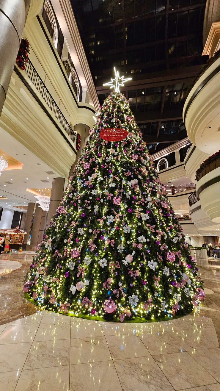 台北君悅酒店大廳的聖誕樹總是不會讓人失望!