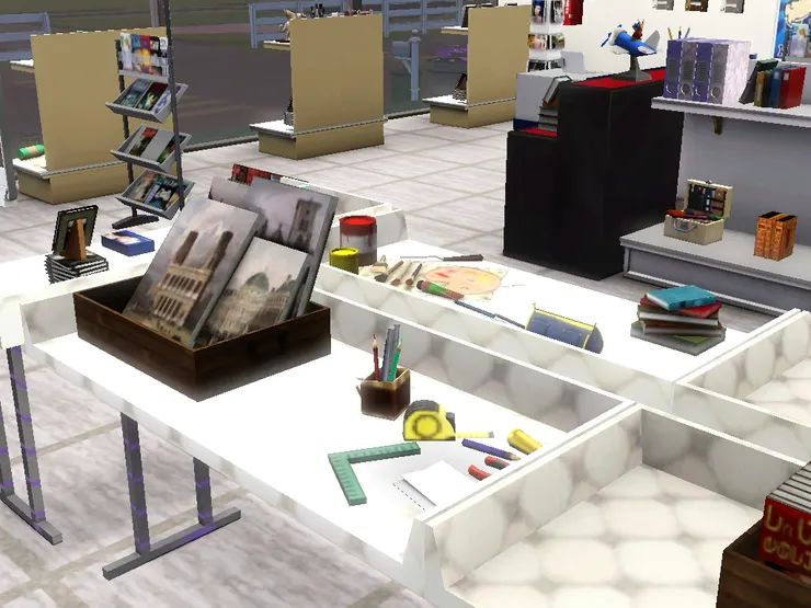 架子旁邊放了展示桌。書店一般都有。