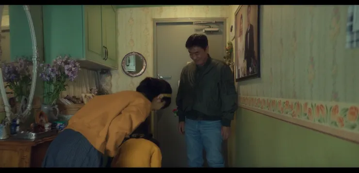 有了孩子後,張洙源「出差」前妻女都會跟他道別。(Source: Disney +)