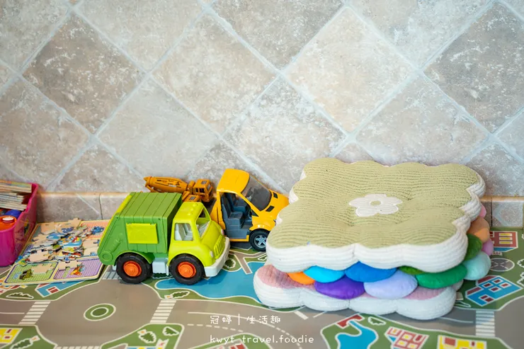 [台南親子友善餐廳]敝姓鍋台南海安店，龍蝦海陸套餐、過年限定內用年菜超澎湃，台南過年聚餐推薦，附最新菜單