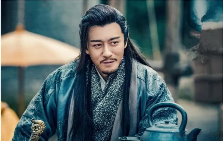 若蛙爸出場，應該是楊逍吧