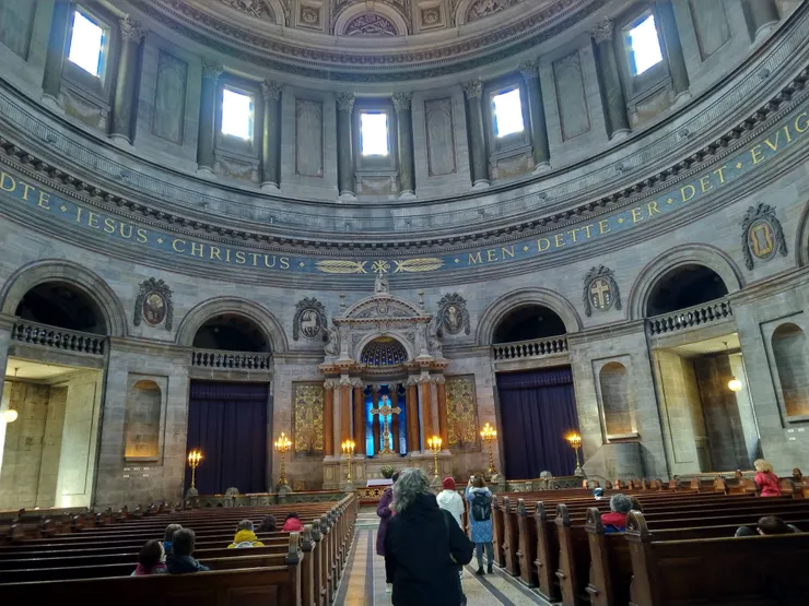 此教堂和的腓特列堡的重建都是由Ferdinand Meldahl負責操刀